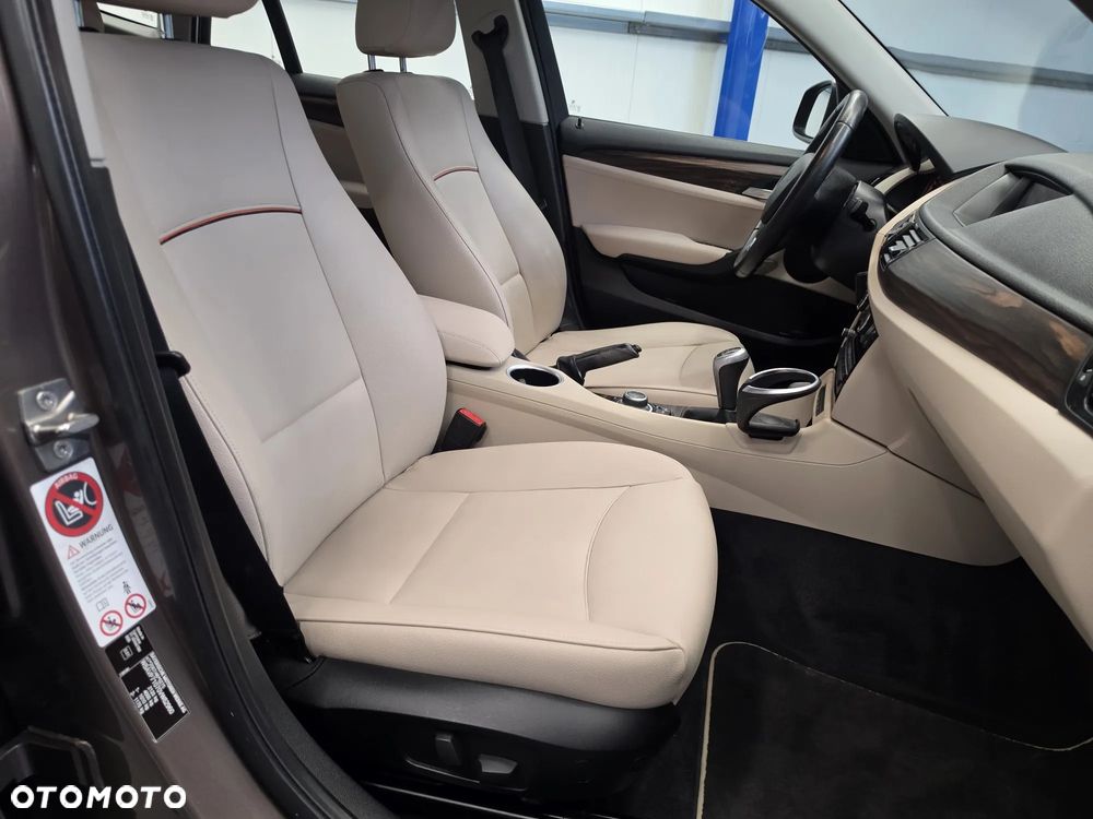 BMW X1 xDrive18d xLine - 27