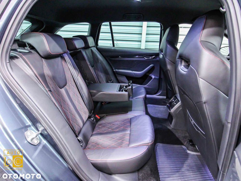 Skoda Octavia 2.0 TDI DSG RS Plus - 11