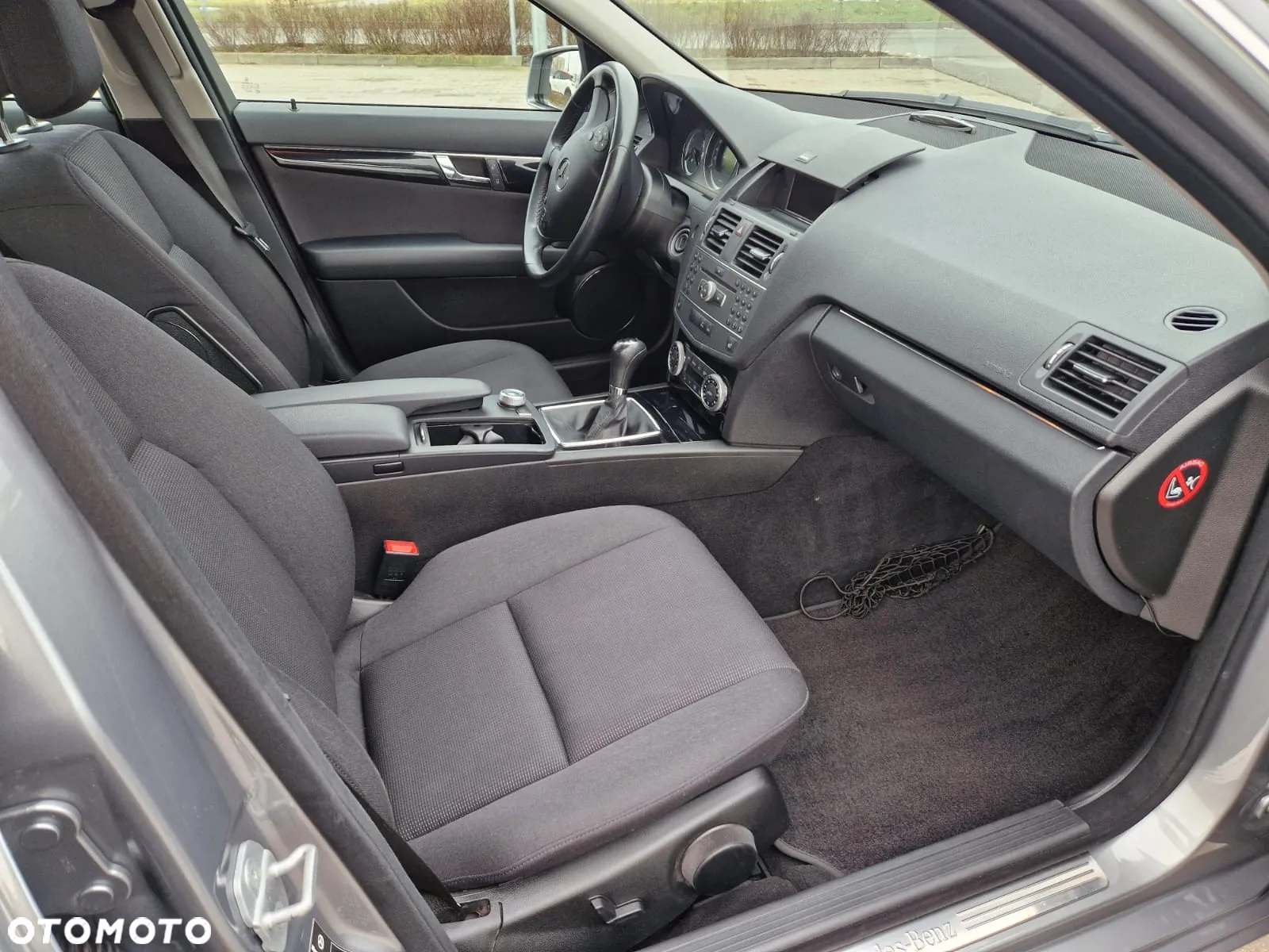 Mercedes-Benz Klasa C 180 T CGI BlueEFFICIENCY - 20