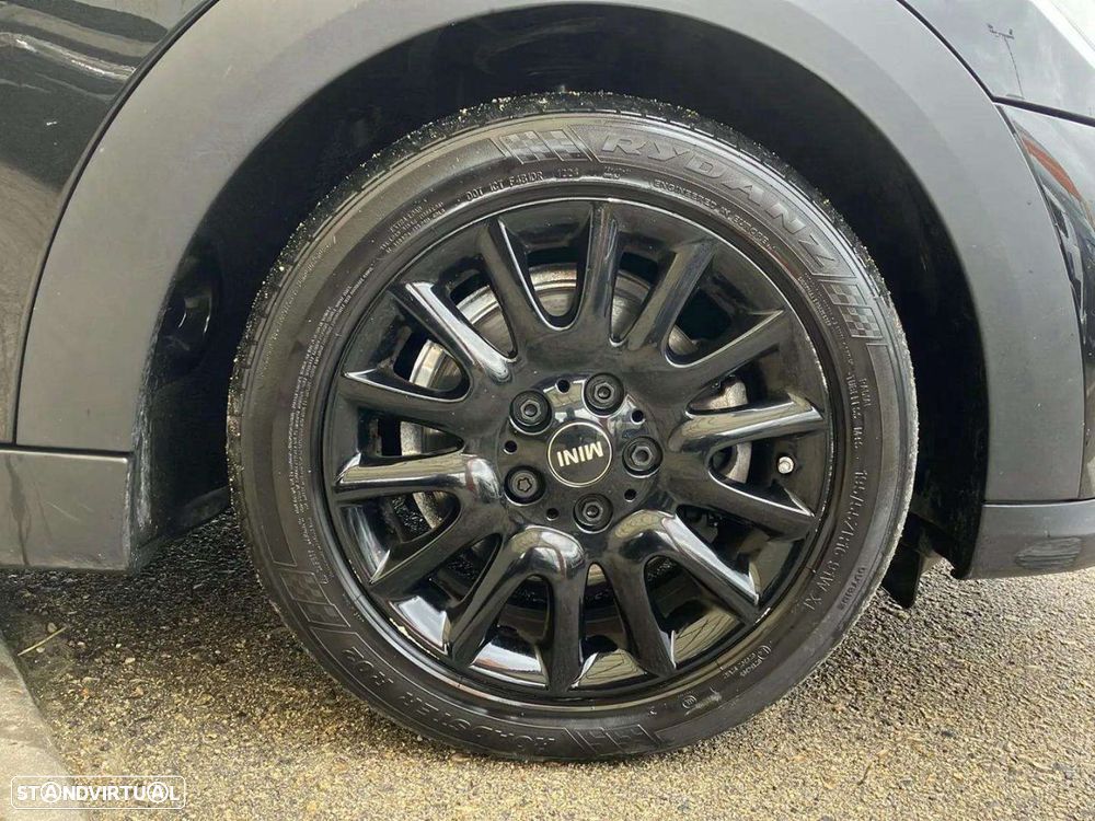 MINI 5 Portas Cooper Auto - 16