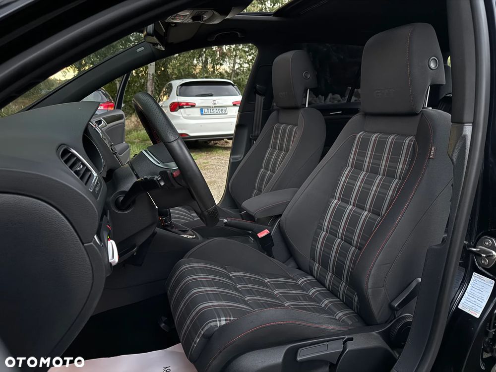 Volkswagen Golf 2.0 GTI DSG - 21