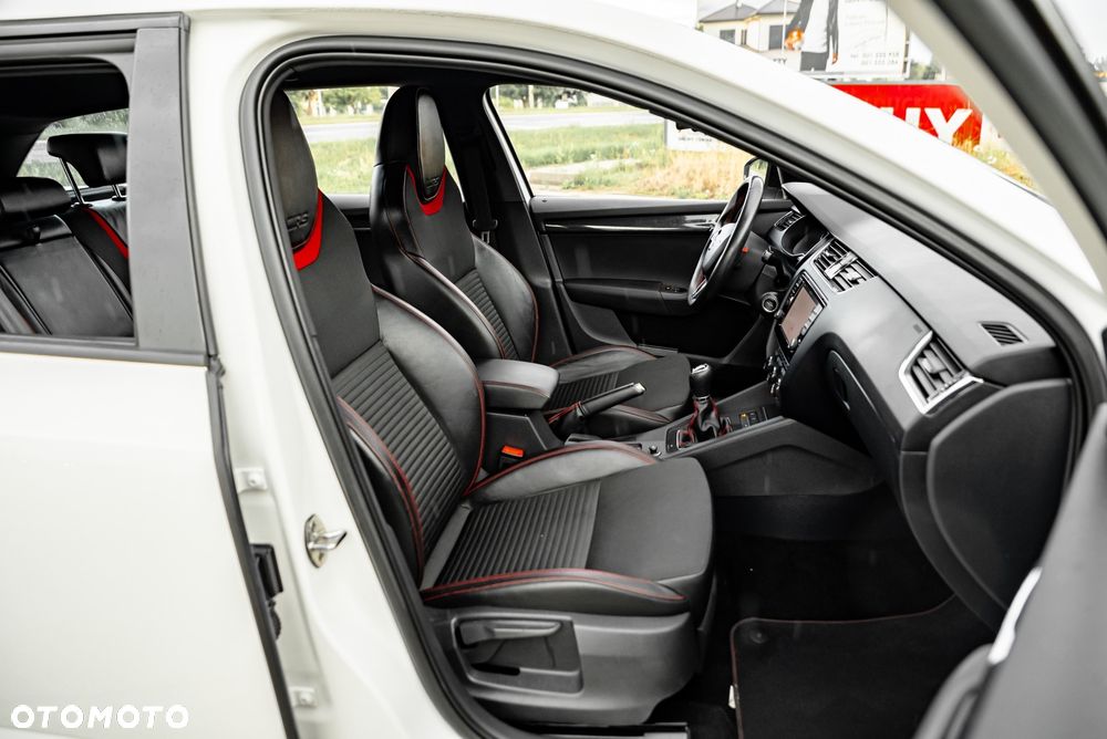 Skoda Octavia 2.0 TSI RS - 23