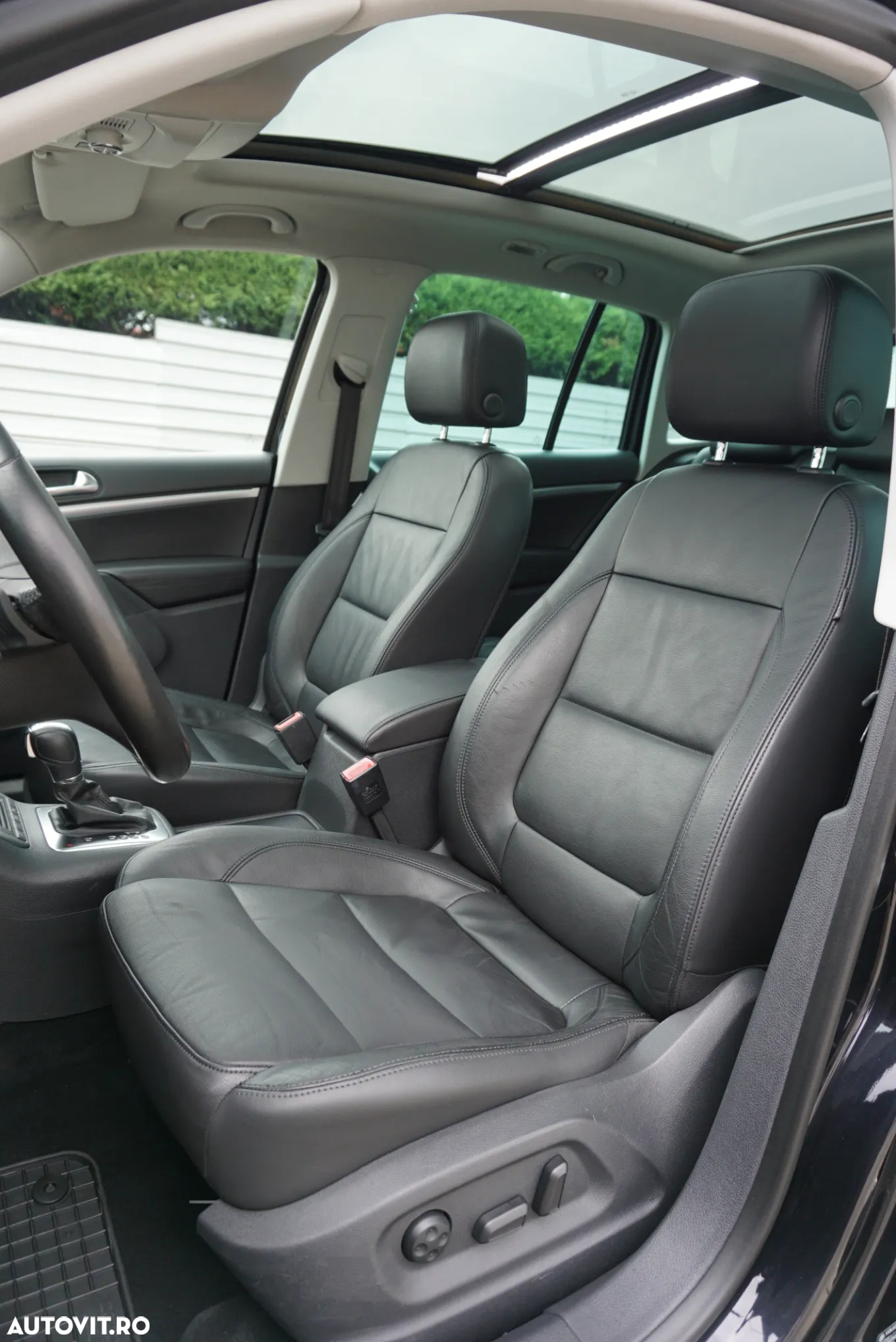 Volkswagen Tiguan 2.0 TDI 4Motion DSG Sport & Style - 6