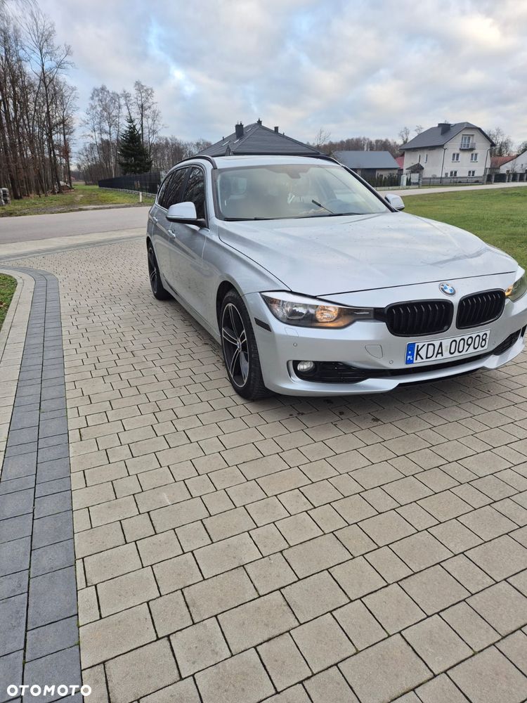 BMW Seria 3 320d xDrive Sport-Aut Sport Line - 7