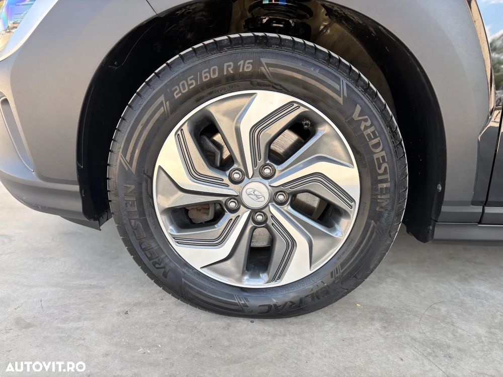 Hyundai KONA - 12