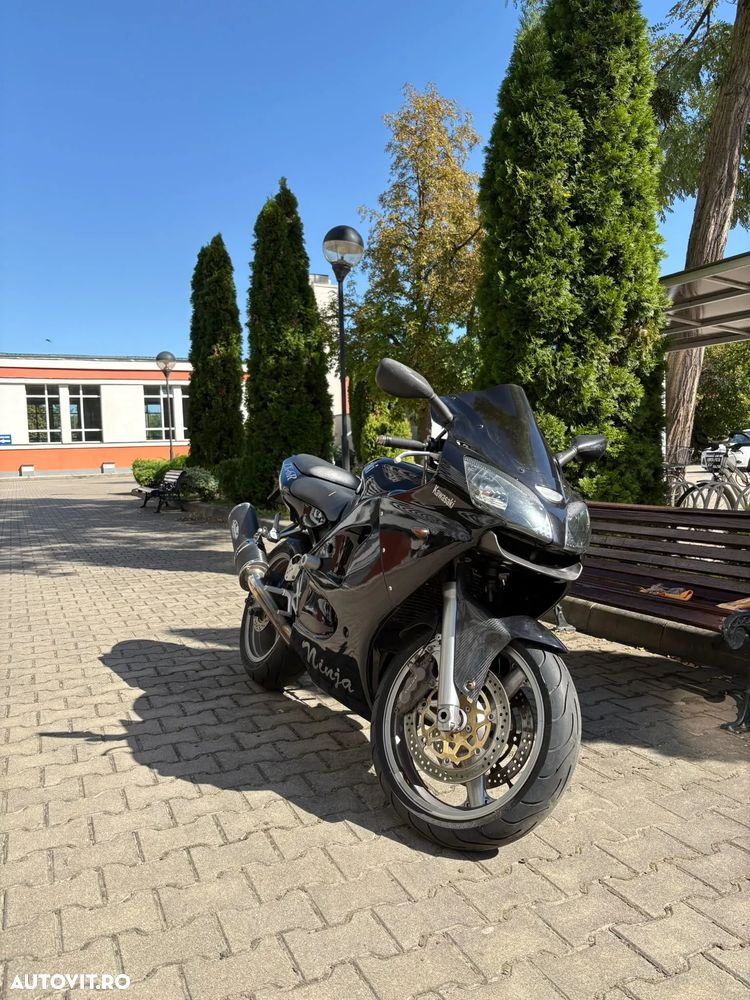 Kawasaki ZX-6R Ninja - 3