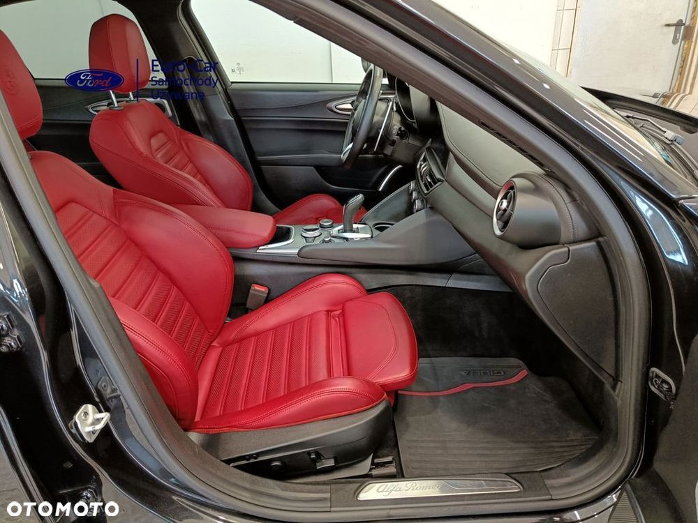 Alfa Romeo Giulia 2.0 Turbo Veloce Q4 - 13