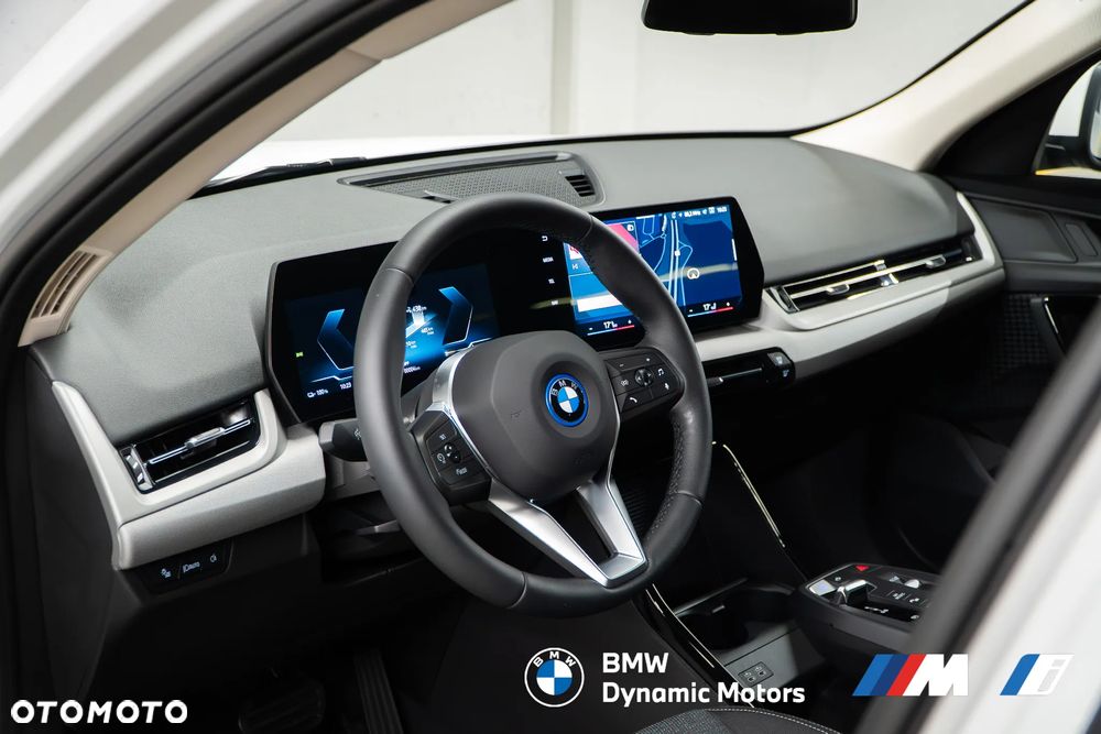 BMW iX2 eDrive20 - 15