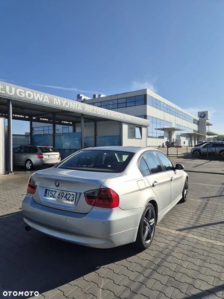 BMW Seria 3 318i - 4