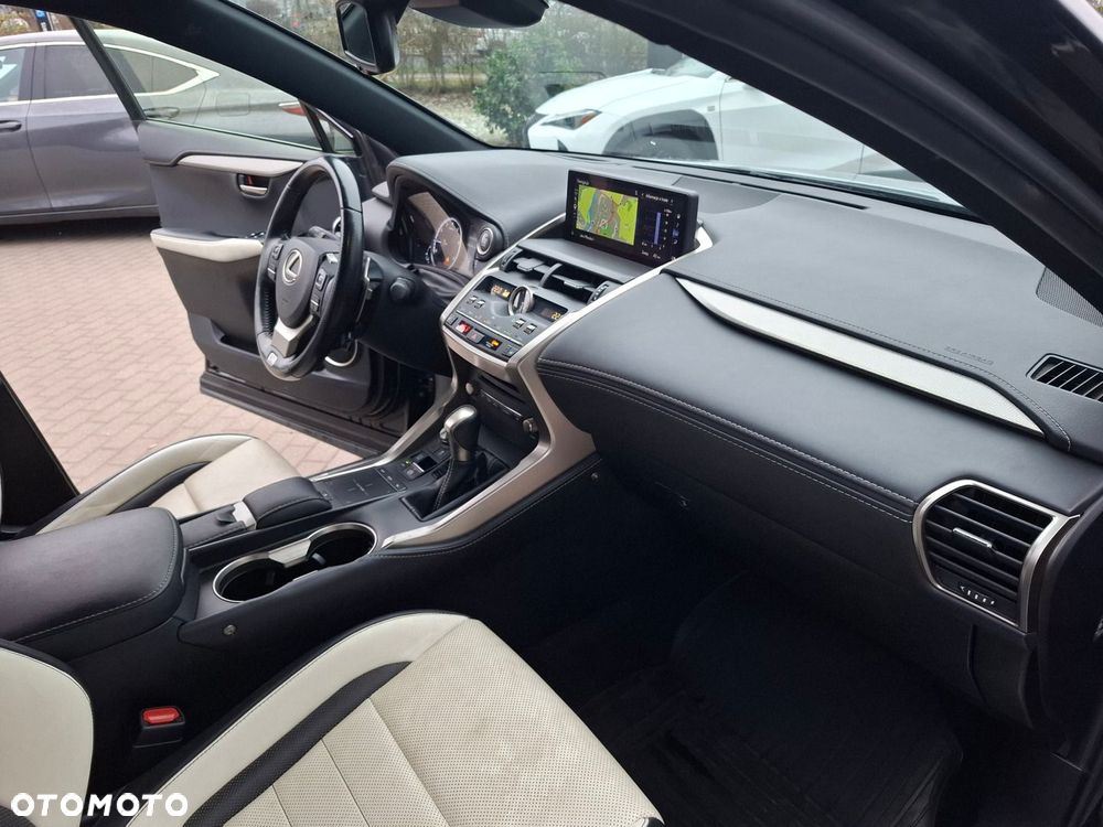 Lexus NX 300 GPF F Sport AWD - 19