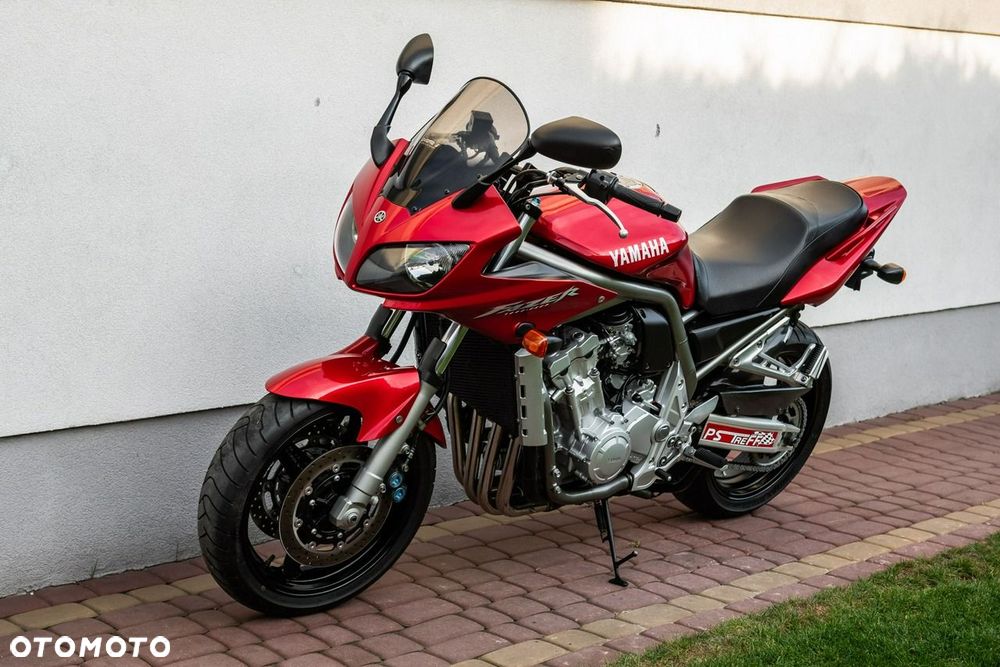 Yamaha FZS - 7