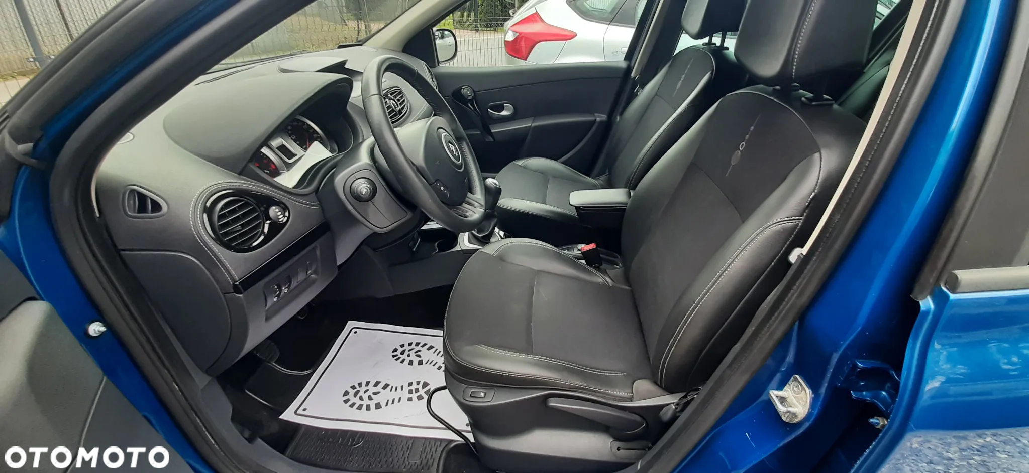 Renault Clio - 31