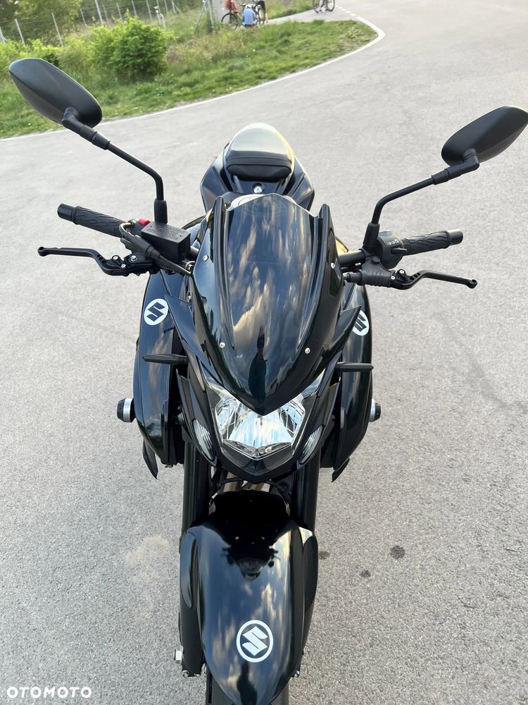 Suzuki GSX - 20