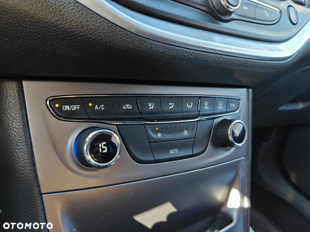 Opel Astra 1.6 CDTI Sport - 24