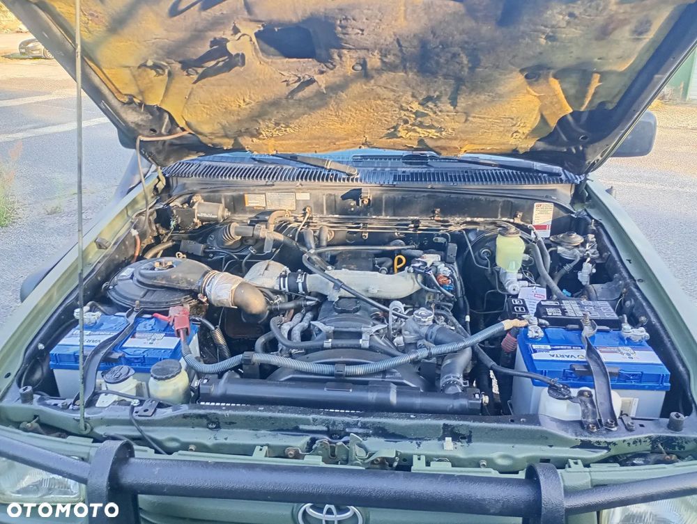 Toyota Hilux 4WD DLX - 27