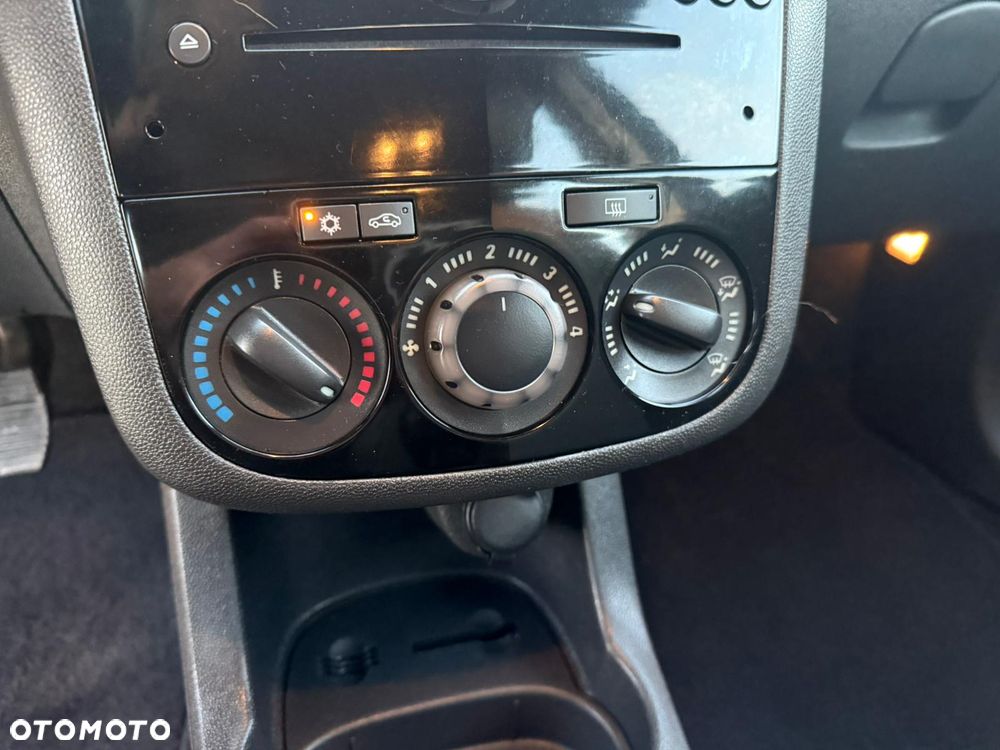 Opel Corsa 1.2 16V Selection 110 Jahre - 16