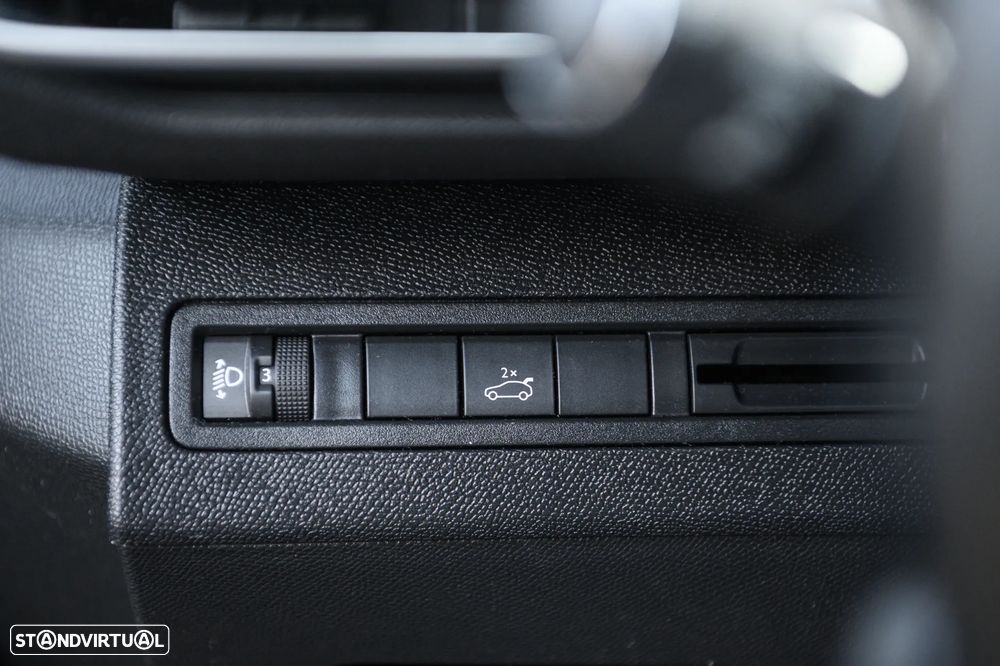 Peugeot 3008 PureTech 130 Stop & Start GPF EAT8 Allure - 16