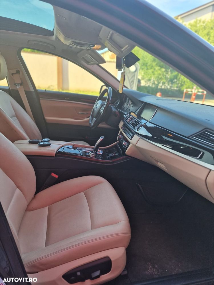 BMW Seria 5 525d xDrive - 14