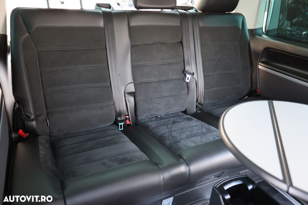 Volkswagen Multivan - 12