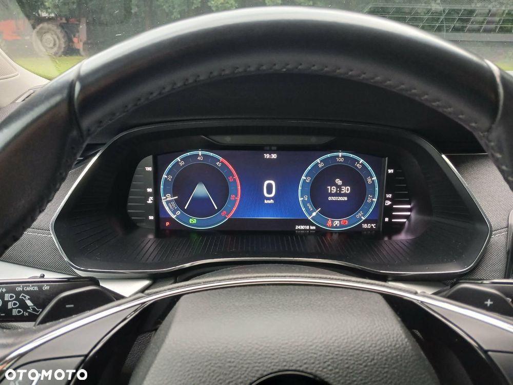 Skoda Octavia 2.0 TDI DSG Edition - 10