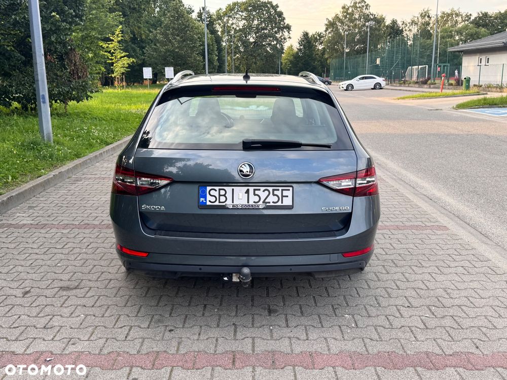 Skoda Superb 2.0 TDI Style - 3