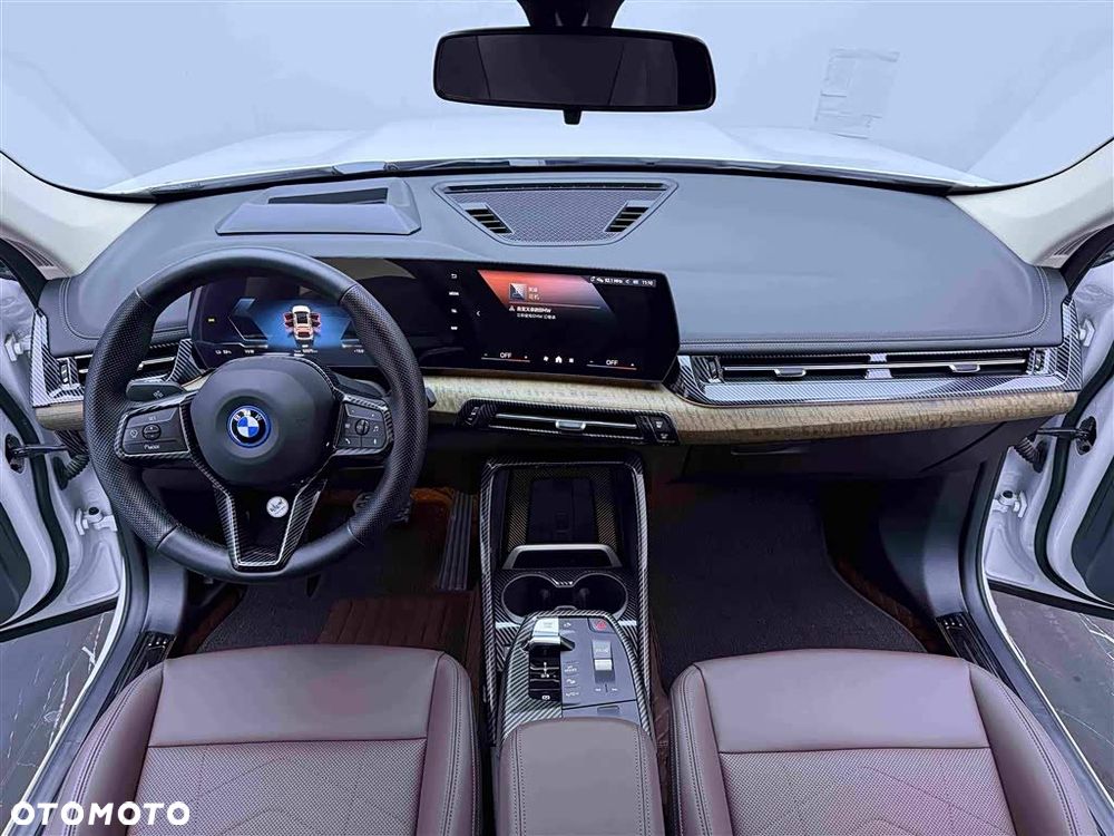 BMW iX1 xDrive30 xLine - 13