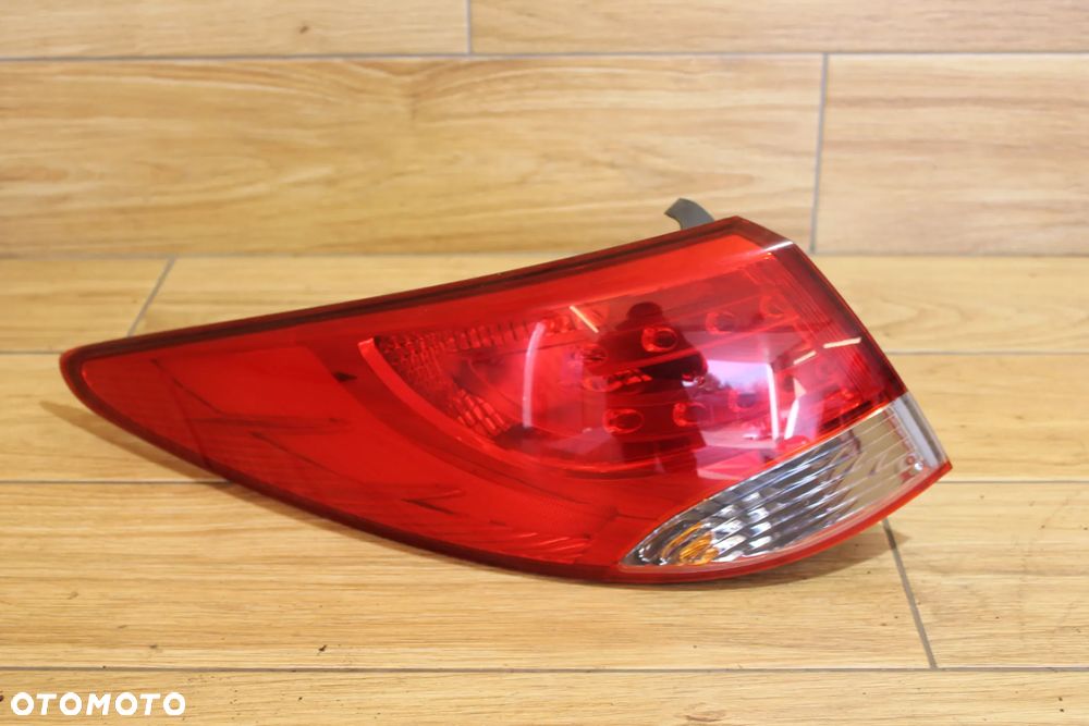 Hyundai IX35 Lampa Lewy Tył 92401-2Y0