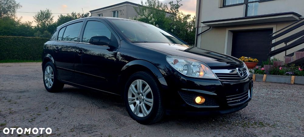 Opel Astra 1.6 Design Edition - 5