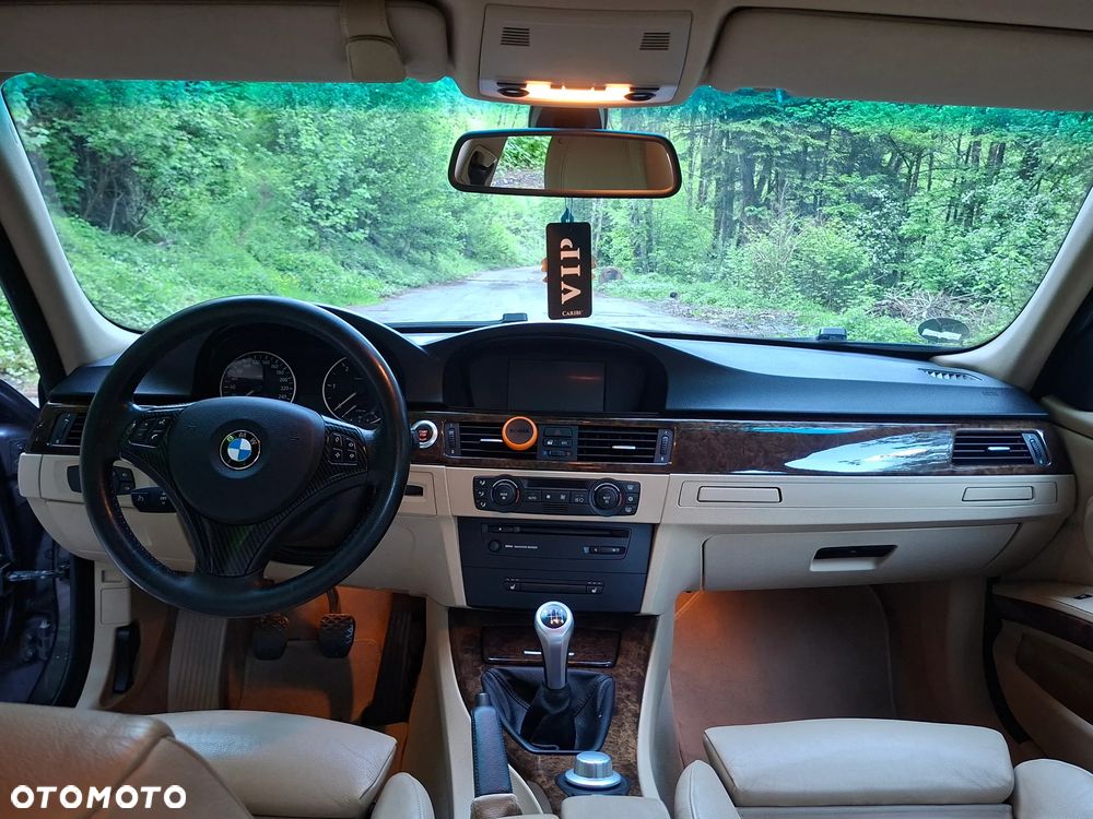 BMW Seria 3 320d - 17