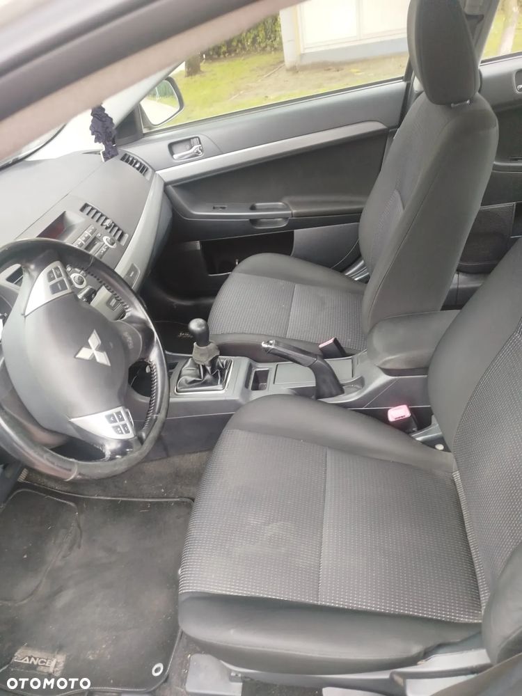 Mitsubishi Lancer 1.8 Invite - 9