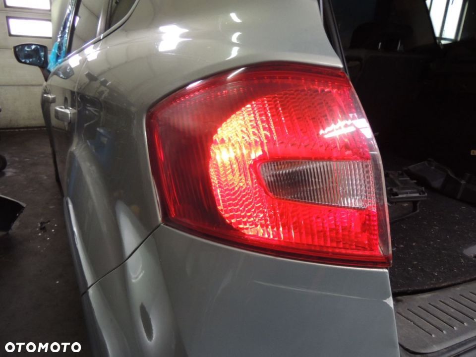 Lampa tył lewa  FORD Kuga I  '09