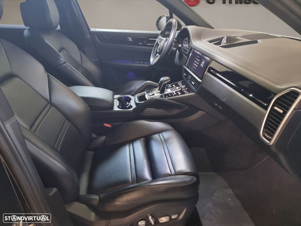 Porsche Cayenne E-Hybrid — fotografia 15