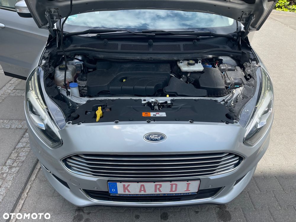 Ford S-Max - 32