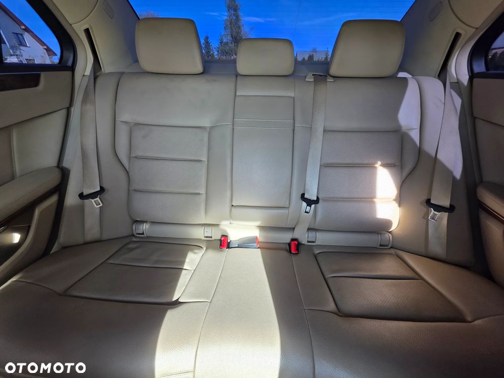 Mercedes-Benz Klasa E 250 CDI DPF BlueEFFICIENCY Automatik Elegance - 10