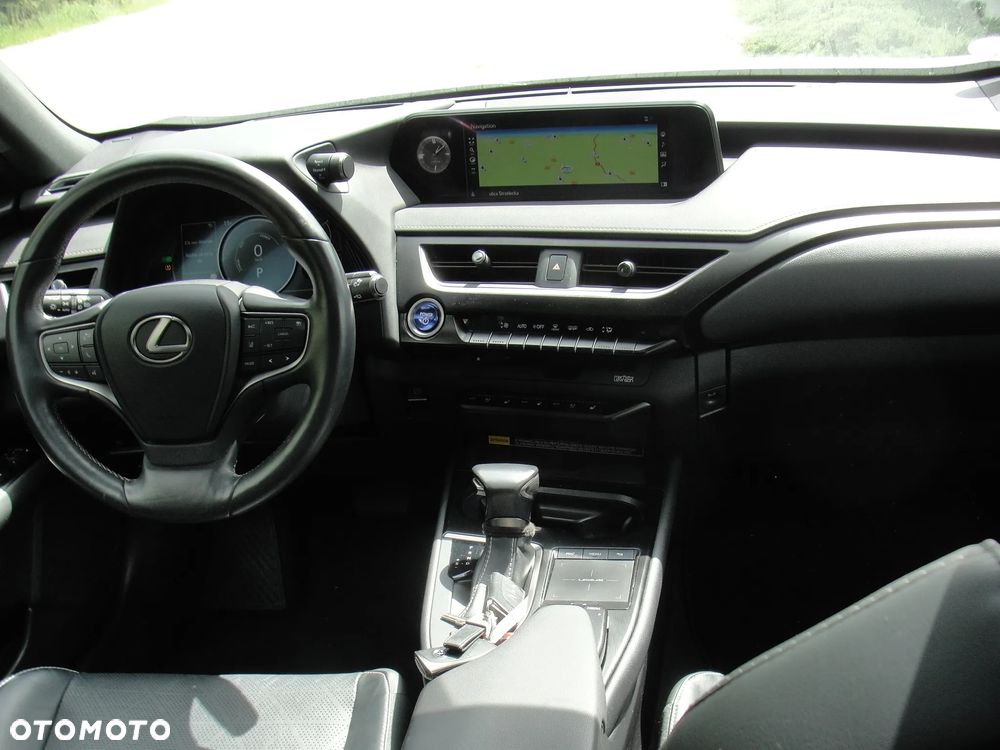 Lexus UX 250h Luxury Line - 6