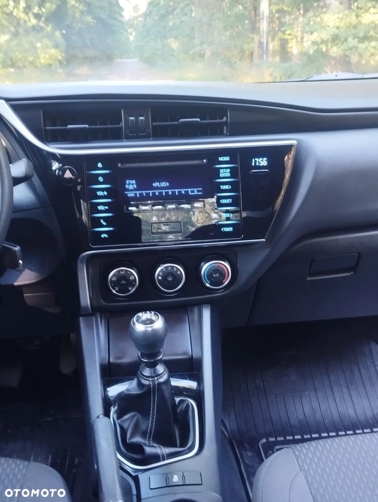 Toyota Corolla 1.6 Active - 5