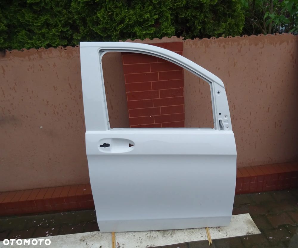 Drzwi Prawe Przód Mercedes Vito W447 147