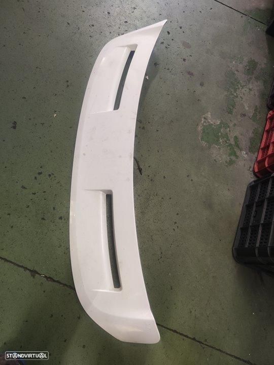 ALERON TRASEIRO FORD FOCUS - 1