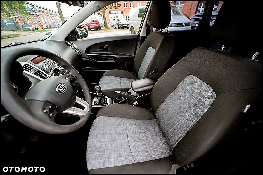 Kia Ceed - 26