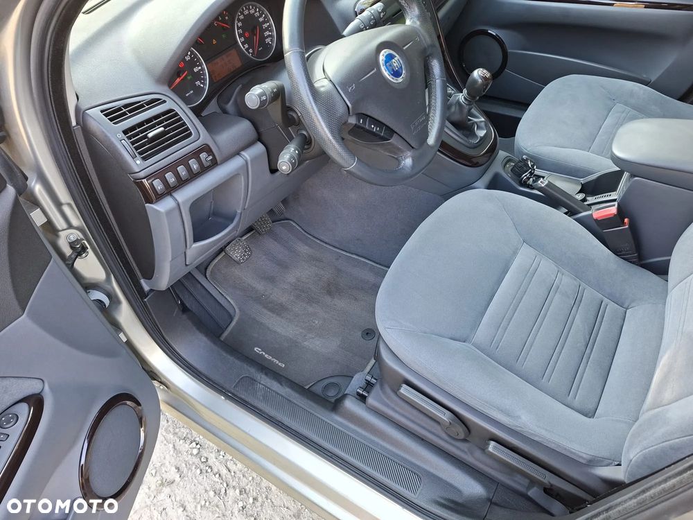 Fiat Croma 1.9 JTD Emotion - 11
