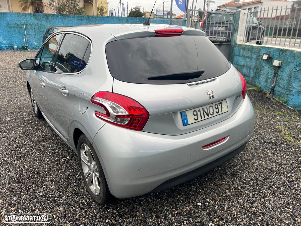 Peugeot 208 1.4 HDi Allure - 10