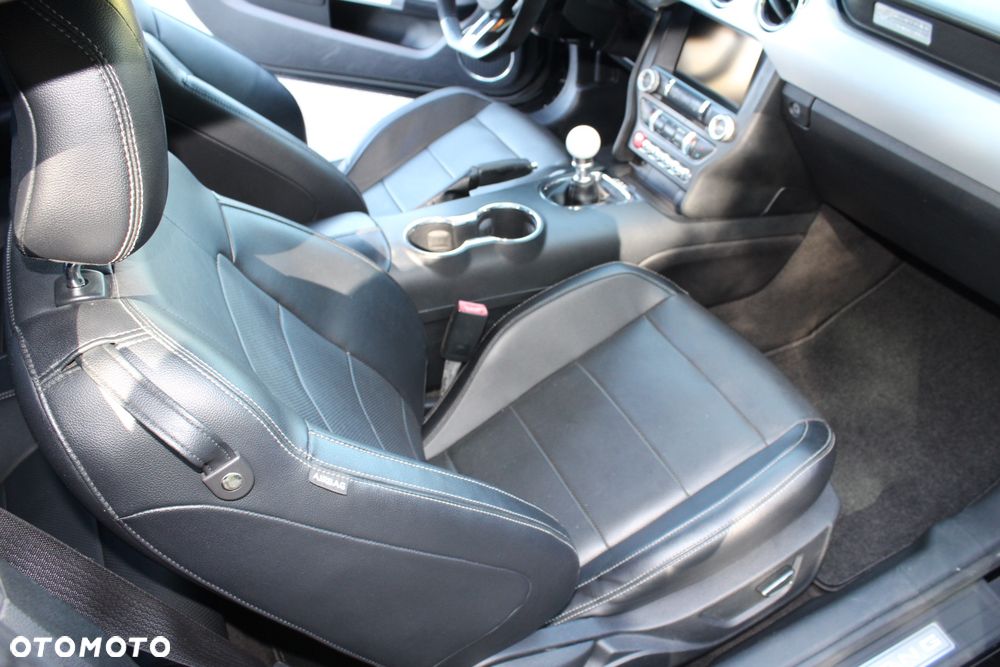 Ford Mustang - 11