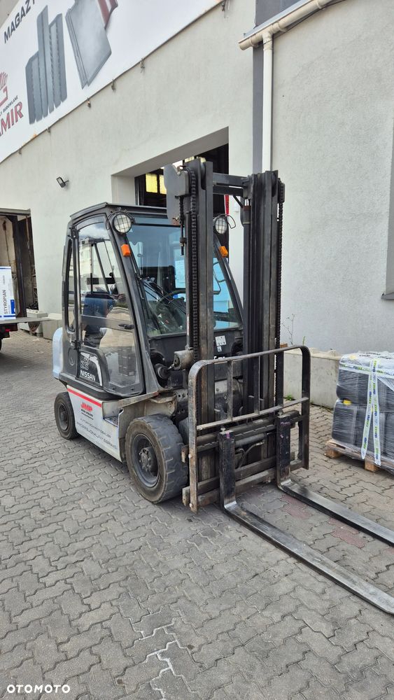 Nissan UD02A25PQ - 1