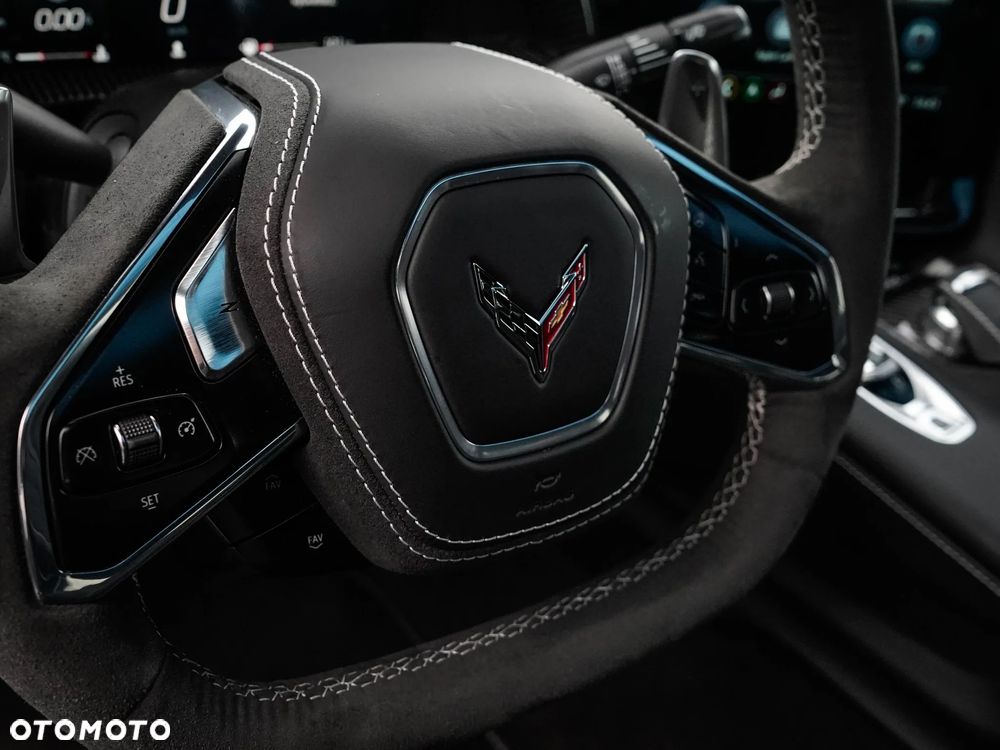 Chevrolet Corvette - 17
