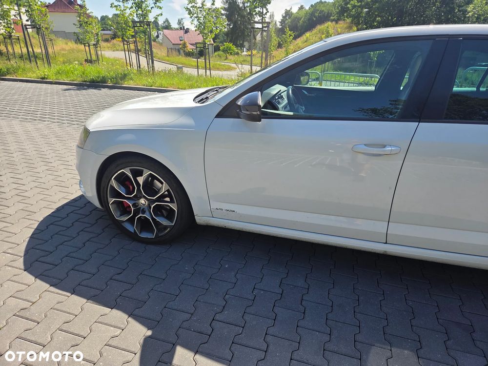 Skoda Octavia 2.0 TSI RS - 27