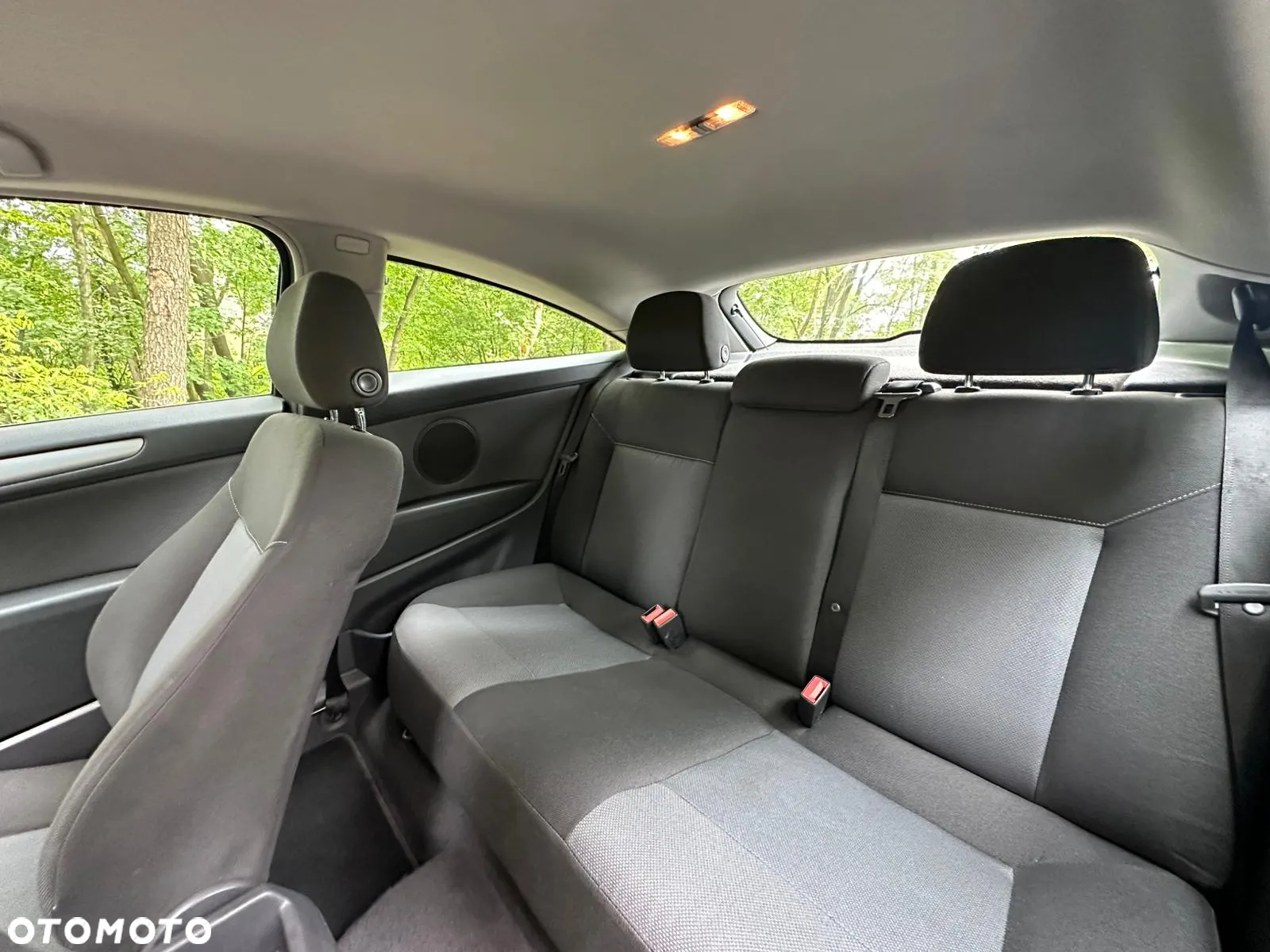 Opel Astra III GTC 1.6 Enjoy - 16