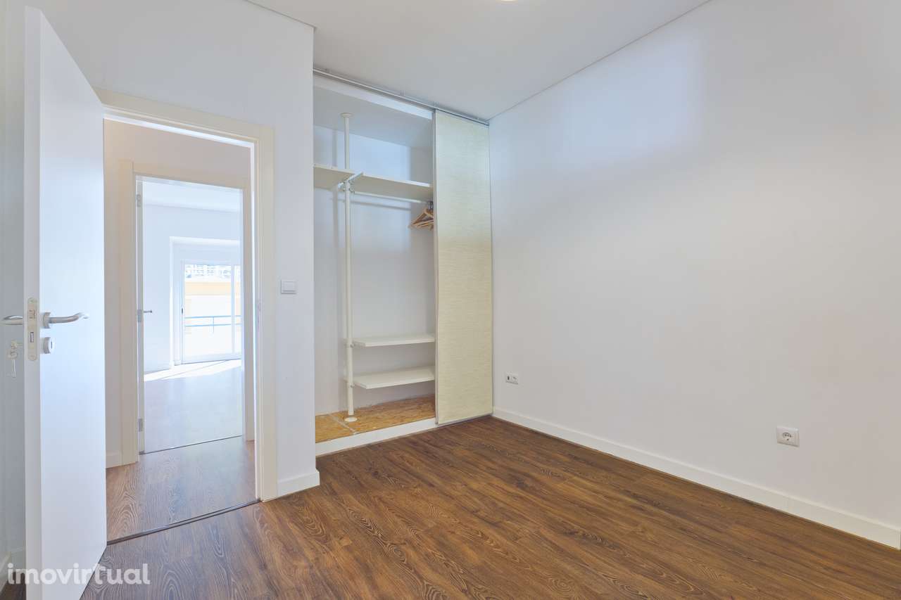 T2 com Terraço na Penha de França – Totalmente Renovado - Grande imagem: 3/28