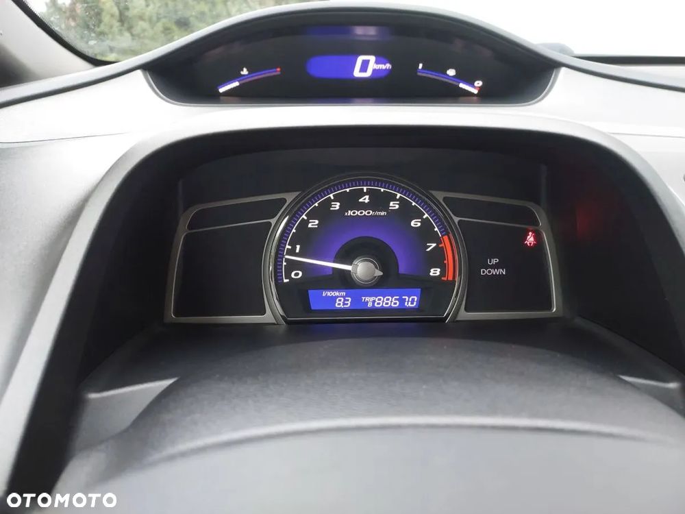 Honda Civic 1.8 Executive - 28