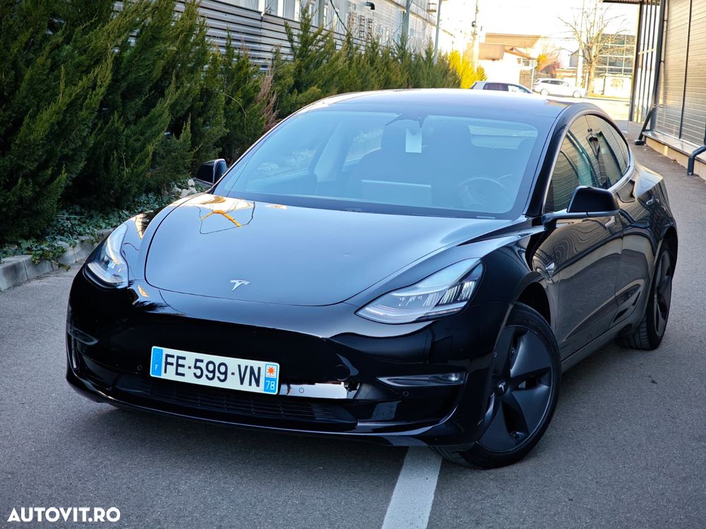 Tesla Model 3 - 1