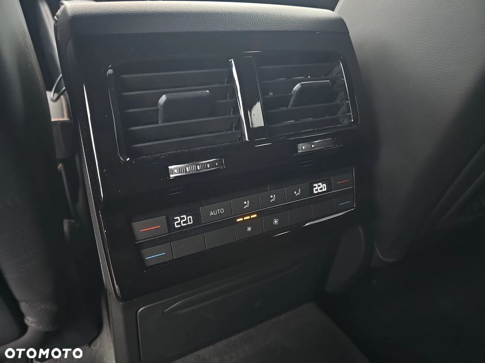 Volkswagen Touareg 3.0 V6 TDI 4Motion R-Line - 16